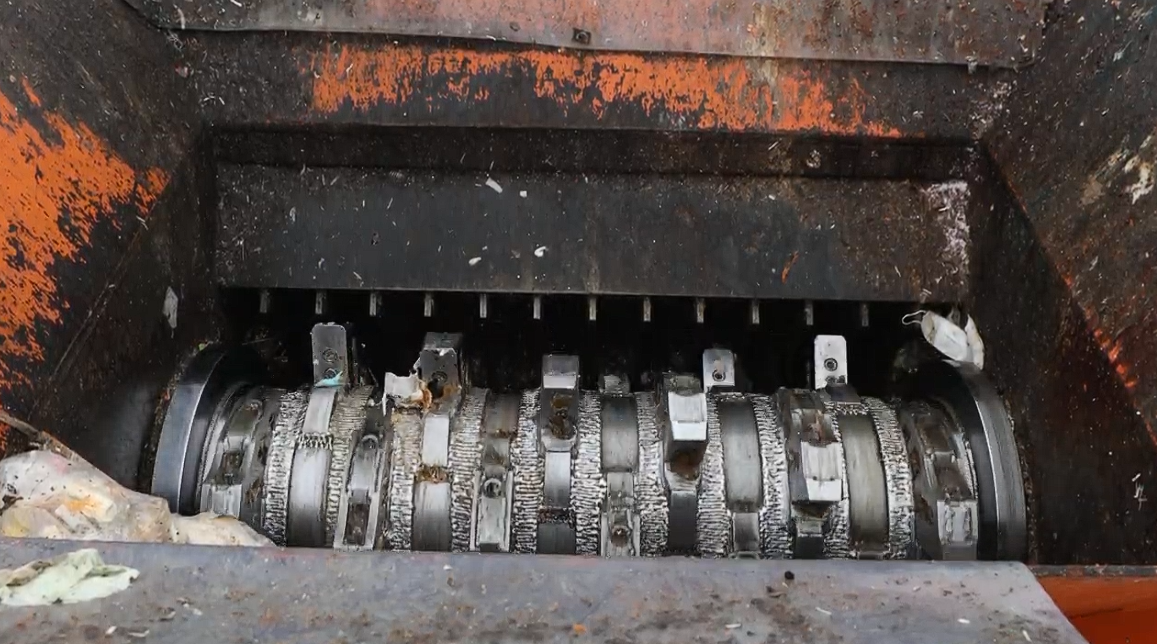 폐기물 파쇄장치